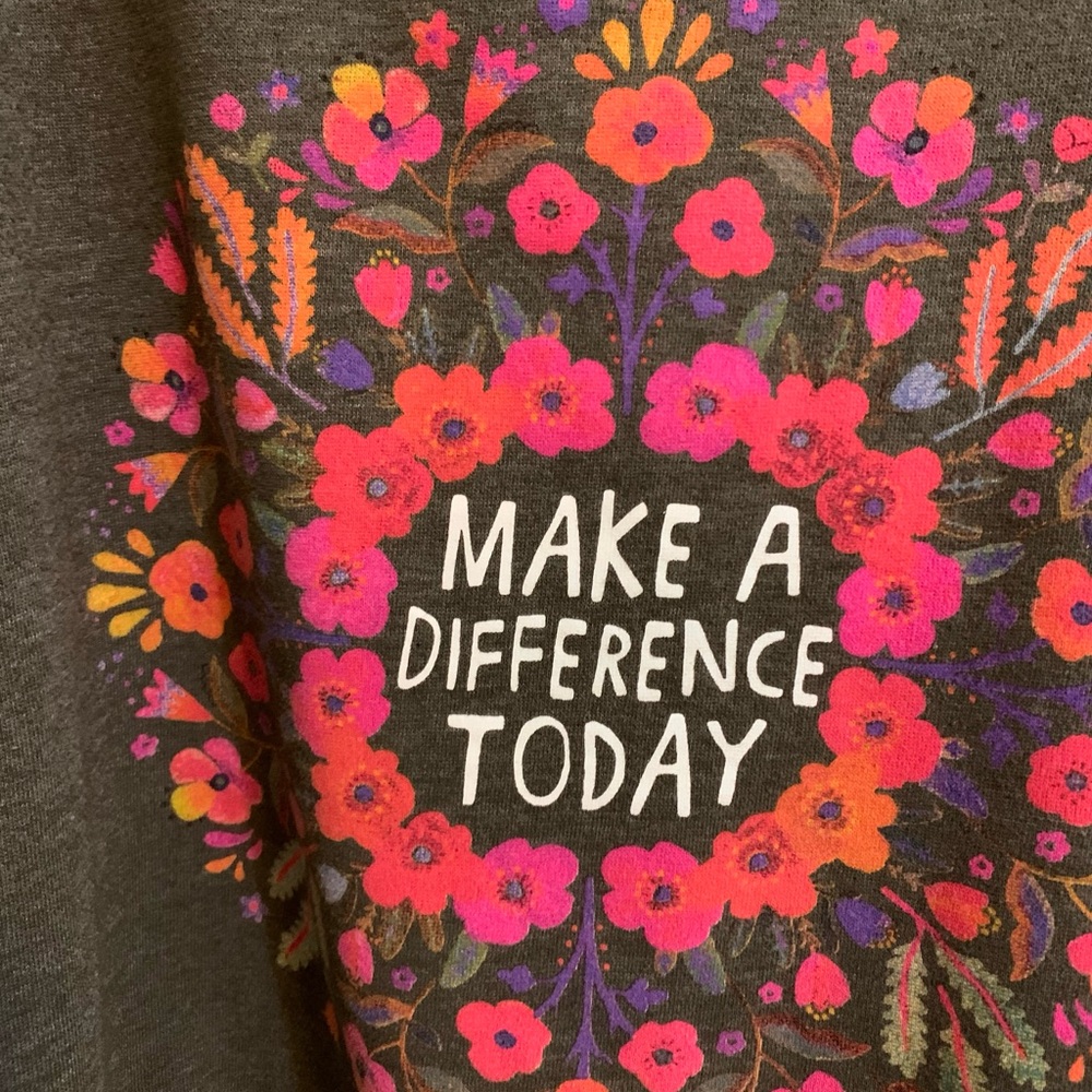 Natural Life Graphic comfy pocket sweatshirt Make a Difference Today womens XL - Picture 3 of 10